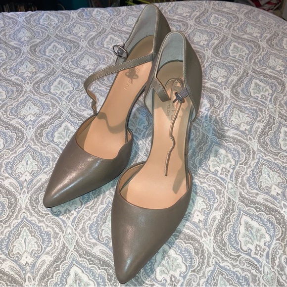 Halston Heritage Leather Grey Pumps - Picture 2 of 11